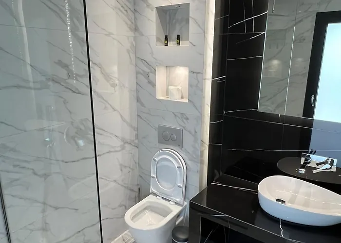 V Luxury بيت ضيافة
