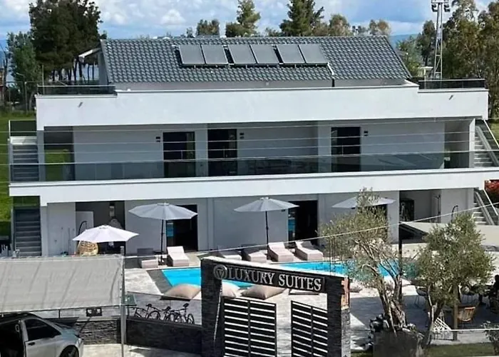 V Luxury 4*