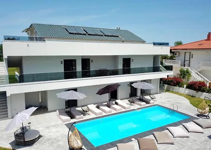 V Luxury بيت ضيافة 4*