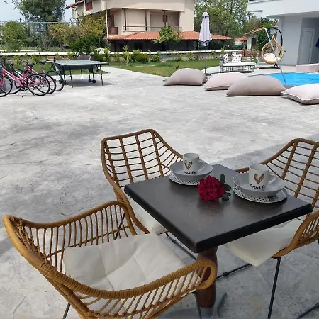 V Luxury 4*