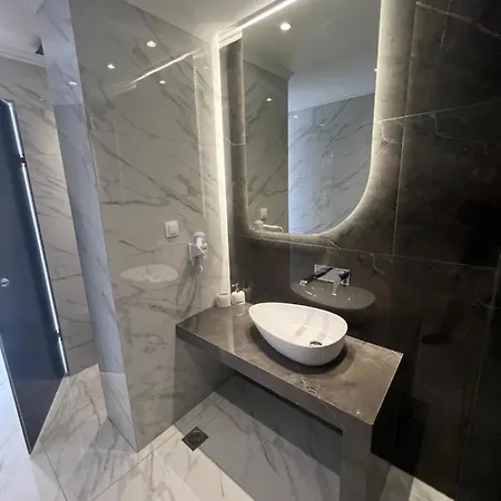 V Luxury 4* פפקוהורי