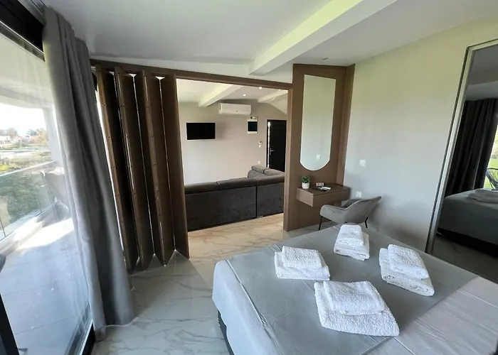 V Luxury 4*