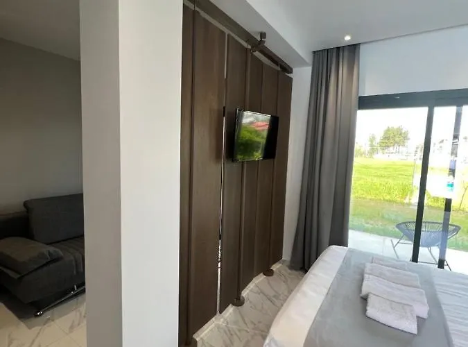 V Luxury Affittacamere Pefkochori