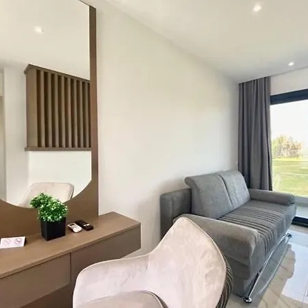 Konukevi V Luxury Pefkochori