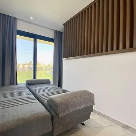 Konukevi V Luxury Pefkochori